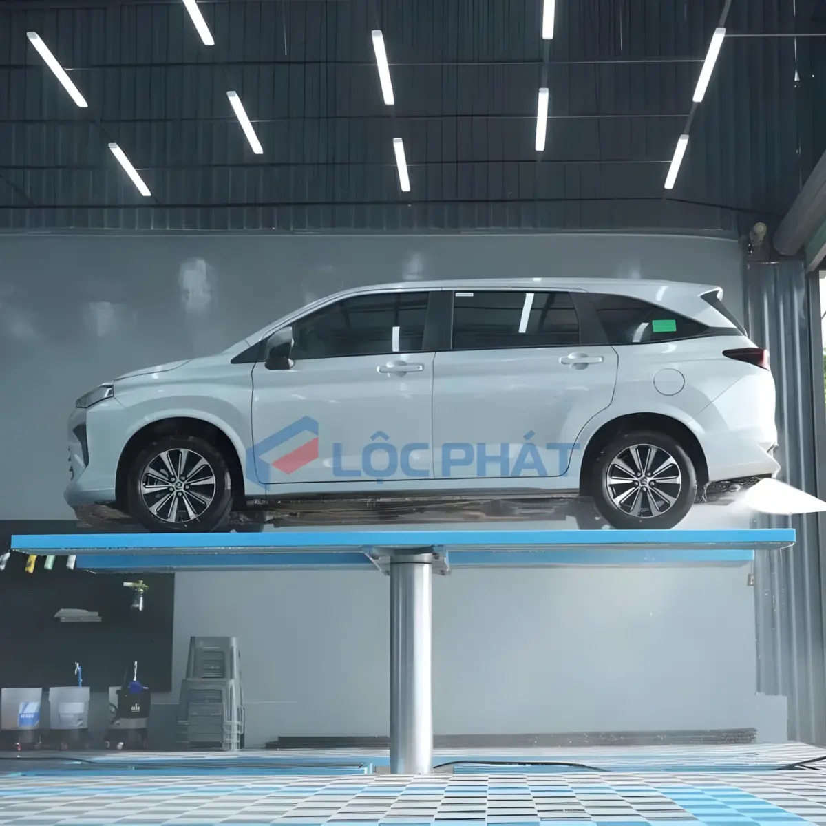 Cầu nâng 1 trụ rửa xe bị tụt: nguyên nhân và cách xử lý